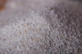 Pick- & Badesand Spezial 5kg für Wachteln & Hühner | Naturreiner Badesand mit Muschelgrit – s…